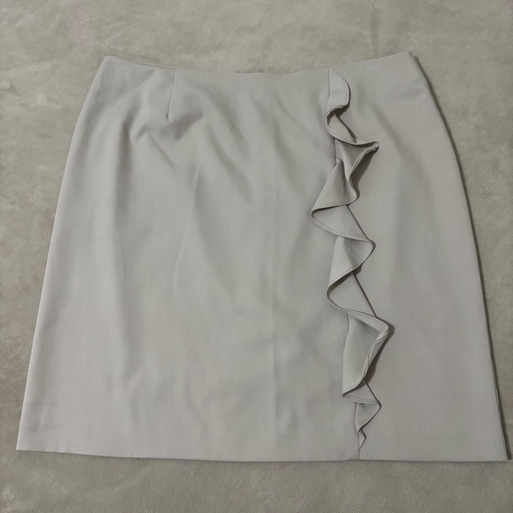 Courtenay Elegant Beige Ruffle Skirt size 18W